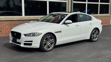 Jaguar XE 35t Premium Sedan, 2017