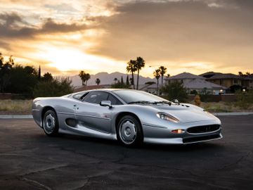 Jaguar XJ220, 1993