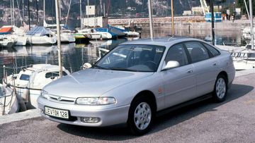Mazda 626 Hatchback 2.0 (Mk IV) specs