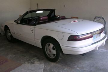 Buick Reatta Convertible, 1990