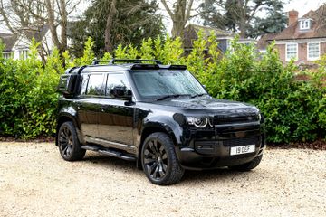Land Rover Defender 110 D300 SE Urban, 2021