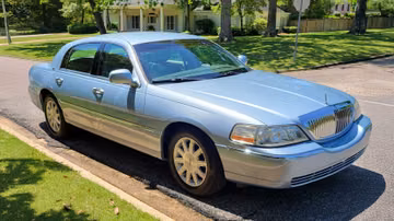 Lincoln Town Car Signature Limited, 2011