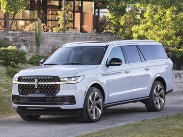 Lincoln Navigator L (Mk V) specs