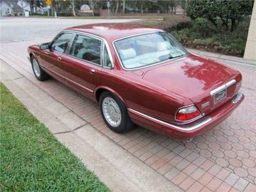 JAGUAR XJ VANDEN PLAS LWB SEDAN, 1998