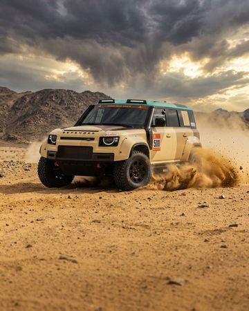 Land Rover Builds Dakar Beast