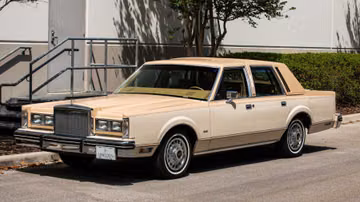 Lincoln Town Car, 1984