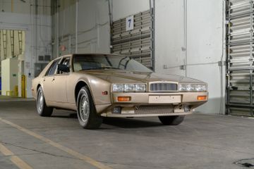 Aston Martin Lagonda Series IV Saloon VIN. SCFDL01S2JTL13545, 1988