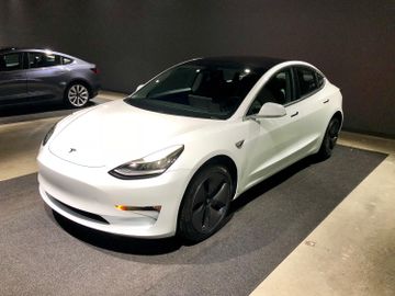 Tesla Model 3 Standard Range specs