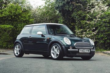 MINI Cooper (R50) Presented by 'HRRCC', 2003