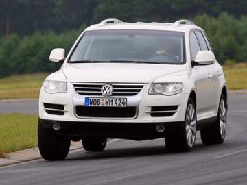 VW Touareg V10 TDI (Mk I facelift) specs