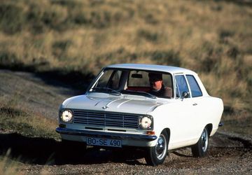 Opel Kadett 1100 (B 50 PS) specs