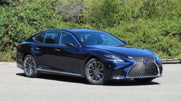 Lexus LS 500h AWD specs