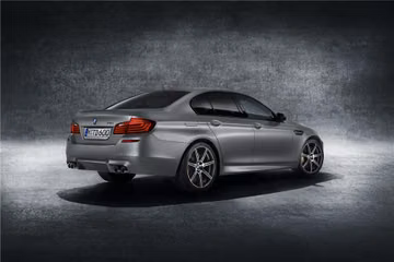 BMW M5 4 DOOR SEDAN, 2015