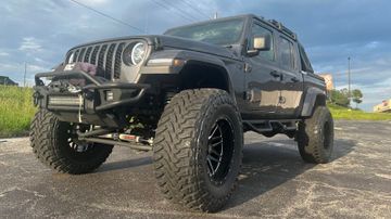 Jeep Gladiator Sport S Pickup, 2023