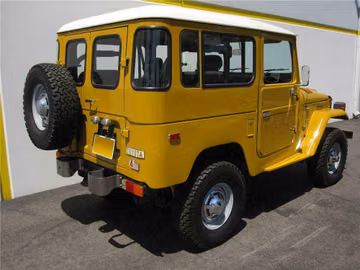 سيارة Toyota Land Cruiser FJ-40 SUV، موديل 1976