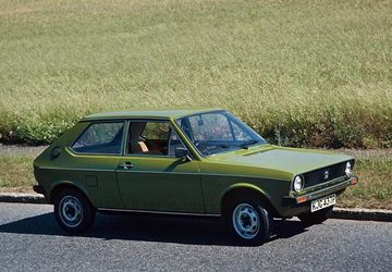 VW Polo 1.3 (Mk I) specs