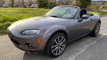 Mazda MX-5 Miata Convertible, 2007