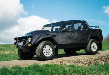 Lamborghini LM002 specs