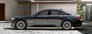 BMW 740i (F01) specs