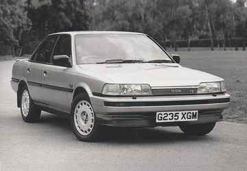 Toyota Camry 2.0 (Mk II 128 PS) specs