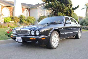 Jaguar XJ Super V-8, 2003