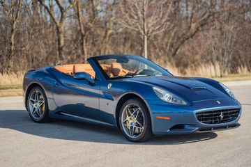 FERRARI CALIFORNIA CONVERTIBLE, 2010