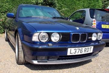 BMW M5 3.8 (E34) specs