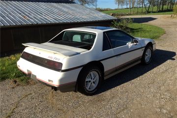 Pontiac Fiero, 1984