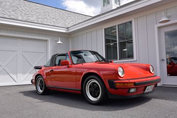 514 - Porsche 911 Targa Convertible, 1984