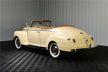 سيارة Plymouth Special Deluxe المكشوفة، موديل 1941