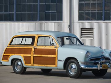 Ford Custom Deluxe Station Wagon, 1950