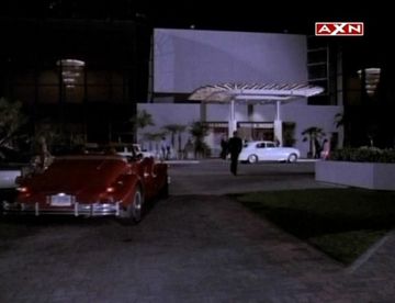 Excalibur Series IV Roadster in MacGyver (1985-1992)