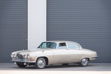 Jaguar MKX Four-Door Saloon, 1967