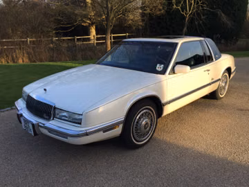 Buick Riviera, 1990