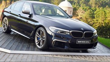 BMW M550i xDrive (G30) specs