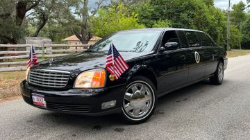 Cadillac Deville Presidential Limousine, 2000