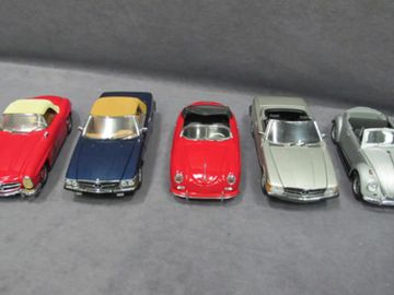 Five (5) 1/24 Scale Franklin Mint Cars