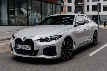 BMW i4 xDrive40 specs
