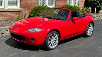 Mazda MX-5 Miata Convertible, 2007