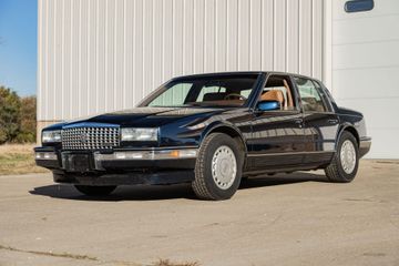 Cadillac Seville Sedan, 1988