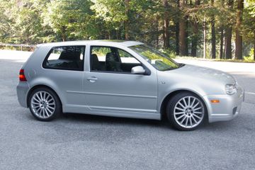 Volkswagen R32 Hatchback, 2004