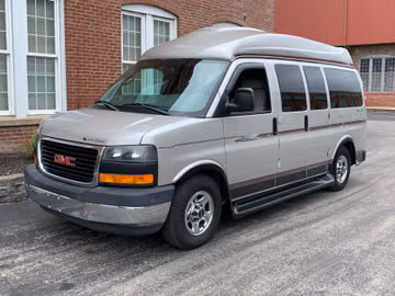GMC Savanna Conversion Van, 2005