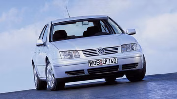 VW Bora 2.3 V5 specs