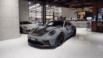 Professional Car Surface Refinement — Polishing and Ceramic Coating at DEIZ Garage