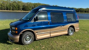 GMC Savana Tiara International Motor Coach Conversion Van, 2000