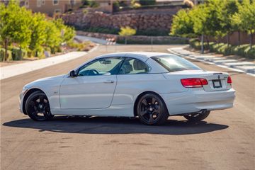 BMW 328i CONVERTIBLE, 2009