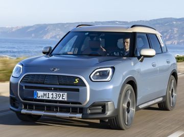 Mini Countryman SE All4 (Mk III) specs