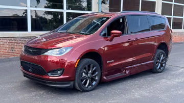Chrysler Pacifica BraunAbility Van, 2018