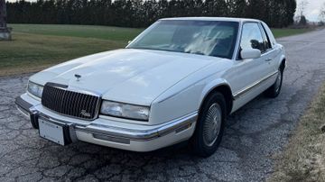 Buick Riviera, 1990