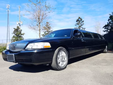 Lincoln Town Car Limousine, 2011